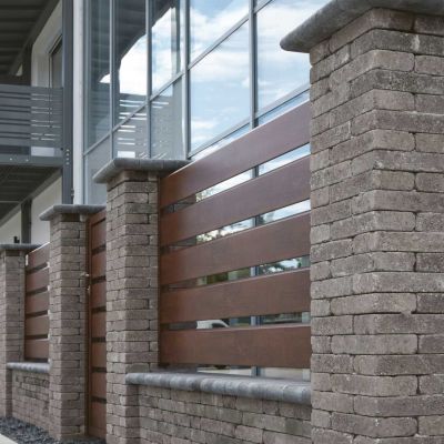 Téglakő kerítés pillér